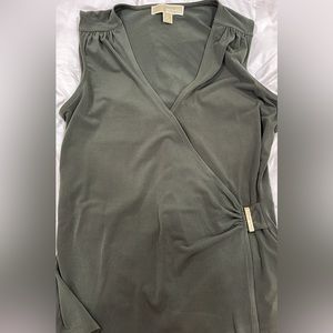 Women’s business casual top